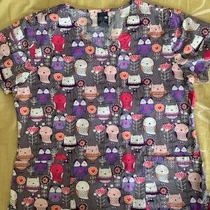 Zoe + Chloe Scrub Top, Owls, Large